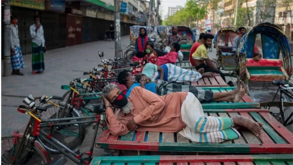 লকাউডনে বহু মানুষের উপার্জন বন্ধ হয়ে গেছে