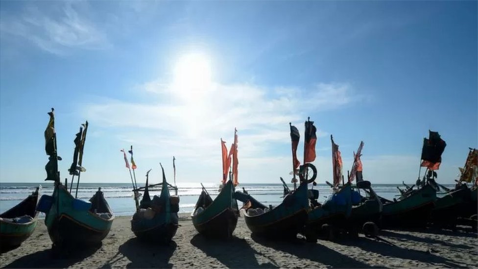 আন্তর্জাতিক আদালতের রায়ে ভারত বাংলাদেশের সমুদ্রসীমা নির্ধারিত হয়েছে।