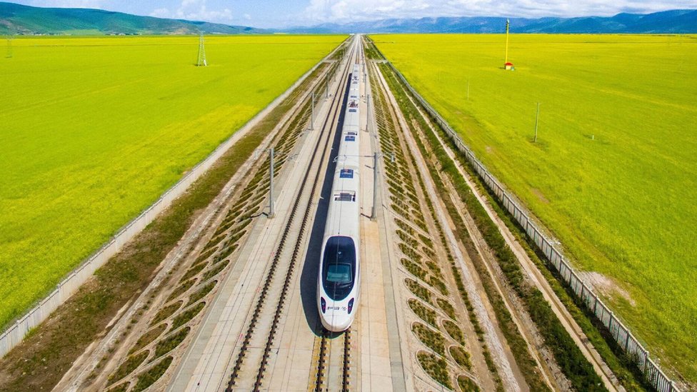 এ ধরণের বুলেট ট্রেন উন্নত বিশ্বে দেখা যায়। এ ধরণের বুলেট ট্রেন উন্নত বিশ্বে দেখা যায়।