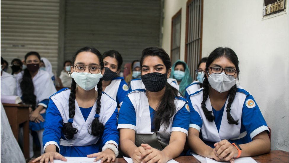 স্কুল শিক্ষার্থী। স্কুল শিক্ষার্থী।