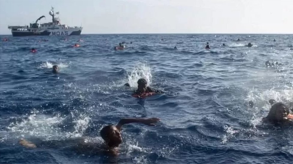 প্রতি বছর বিপজ্জনকভাবে সাগর পাড়ি দিয়ে ইউরোপ যাওয়ার সময় পানিতে ডুবে মারা যাচ্ছে বহু মানুষ প্রতি বছর বিপজ্জনকভাবে সাগর পাড়ি দিয়ে ইউরোপ যাওয়ার সময় পানিতে ডুবে মারা যাচ্ছে বহু মানুষ