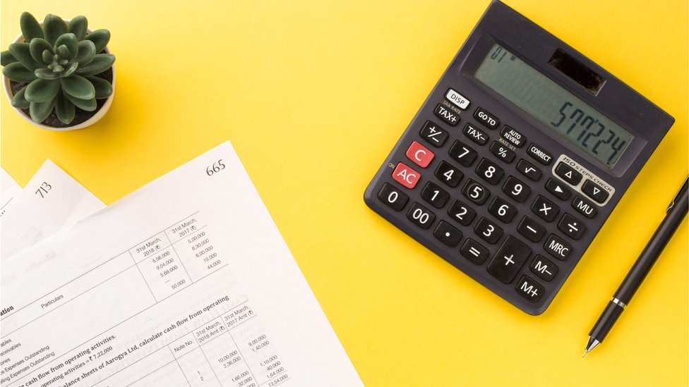 ক্যালকুলেটর। ক্যালকুলেটর।