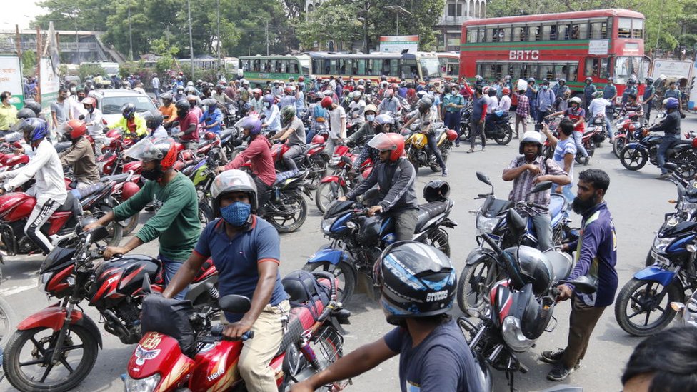 অ্যাপভিত্তিক বাইক বেশি জনপ্রিয় হয়েছিলো কিন্তু এখন অনেক চালকই চুক্তিতে যেতে পছন্দ করেন।