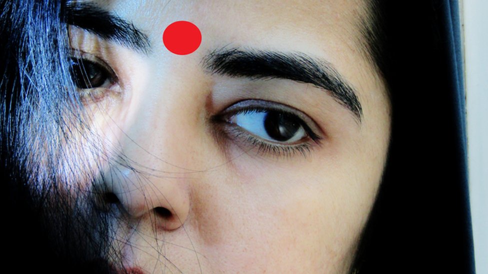 টিপ পরা মেয়ে টিপ পরা মেয়ে