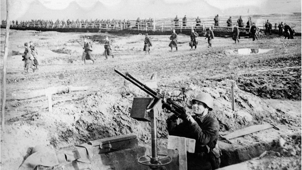 সোভিয়েত সৈন্য সোভিয়েত সৈন্য