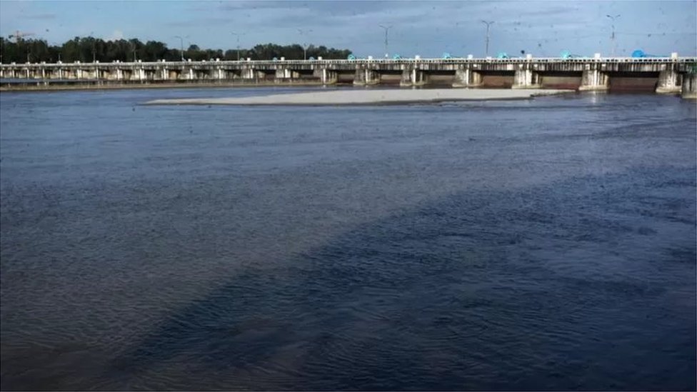 তিস্তা নদীর উজানে ভারতে তিস্ত ব্যারেজের গাজলডোবা অংশ। তিস্তা নদীর উজানে ভারতে তিস্ত ব্যারেজের গাজলডোবা অংশ।