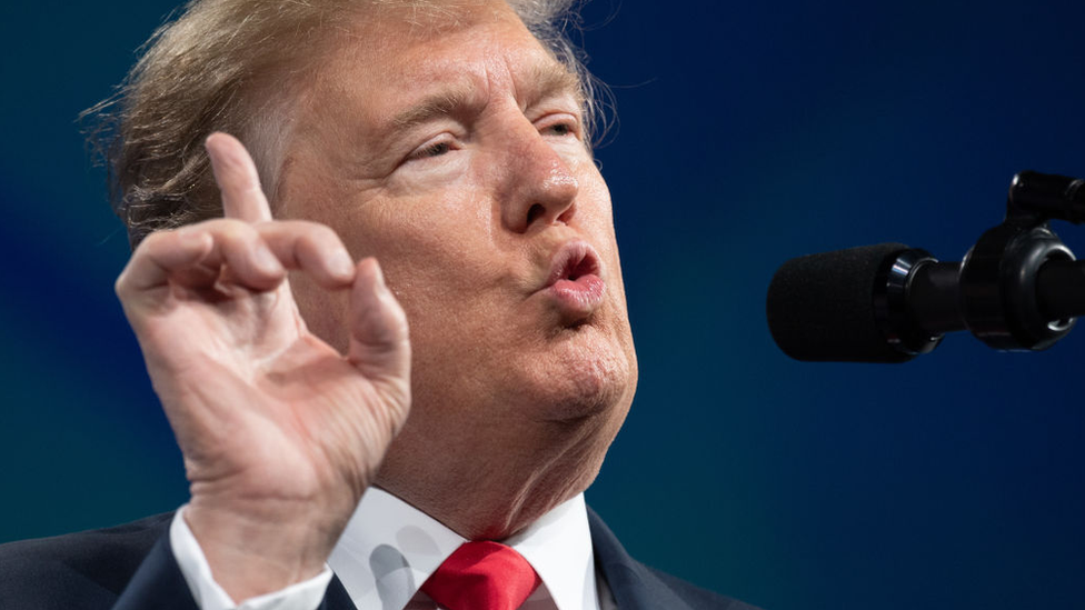 Trump speaks at the NRA in 2019 Trump speaks at the NRA in 2019
