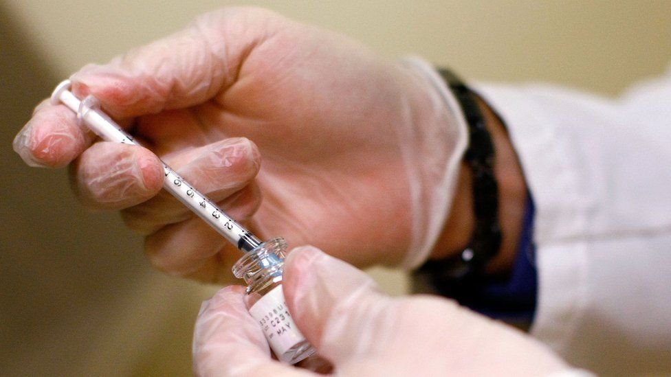 কসমেটিক বা প্লাস্টিক সার্জারিতে অনেক সময় ইনজেকশনের ব্যবহার করা হয়।