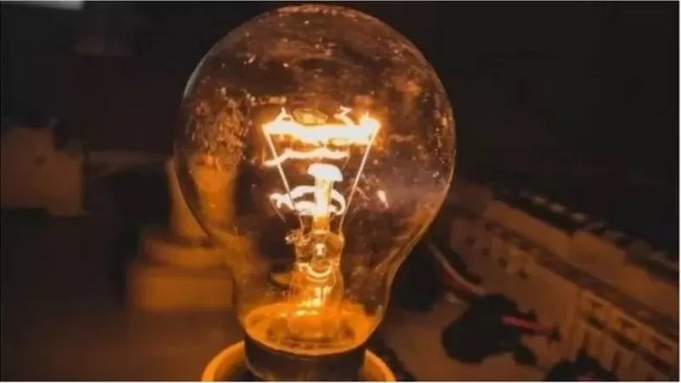 বাংলাদেশে আবার বিদ্যুতের ঘন ঘন লোডশেডিং হচ্ছে।