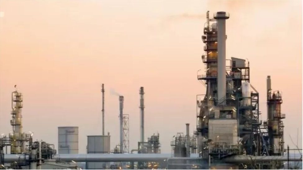 গ্যাসের অভাবে বাংলাদেশে বিদ্যুৎ উপাদন কমানো হয়েছে।