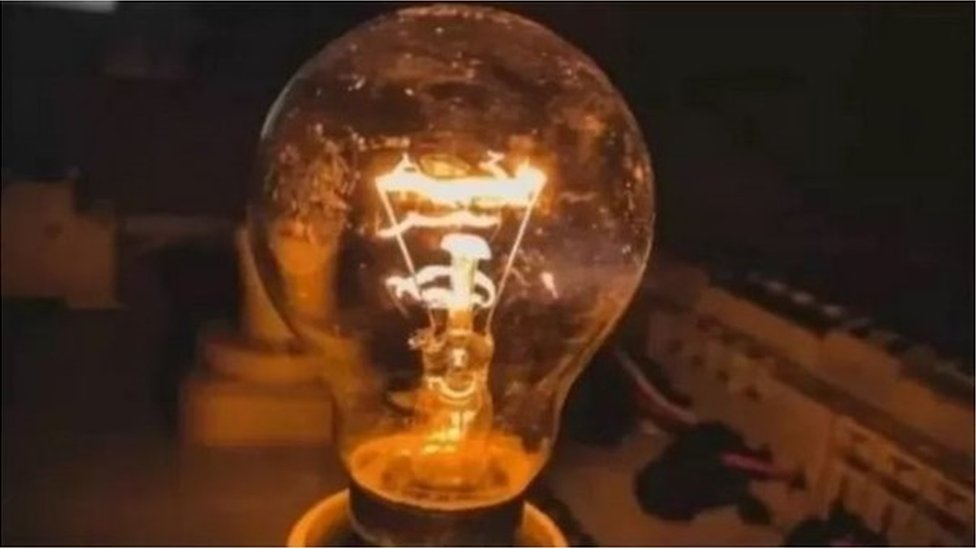 জ্বালানি সংকটের কারণে এখন বাংলাদেশে ব্যাপক লোডশেডিং শুরু হয়েছে জ্বালানি সংকটের কারণে এখন বাংলাদেশে ব্যাপক লোডশেডিং শুরু হয়েছে