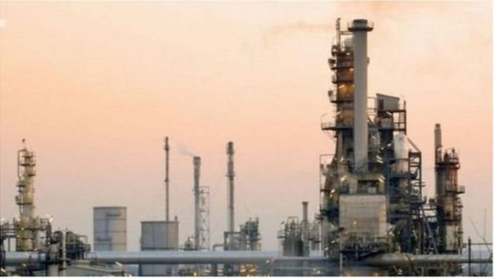 বাংলাদেশে বিদ্যুৎ উৎপাদন ক্ষমতা অনেক বাড়লেও জ্বালানি তেলের অভাবে এখন উৎপাদন কমিয়ে দিতে হচ্ছে বাংলাদেশে বিদ্যুৎ উৎপাদন ক্ষমতা অনেক বাড়লেও জ্বালানি তেলের অভাবে এখন উৎপাদন কমিয়ে দিতে হচ্ছে