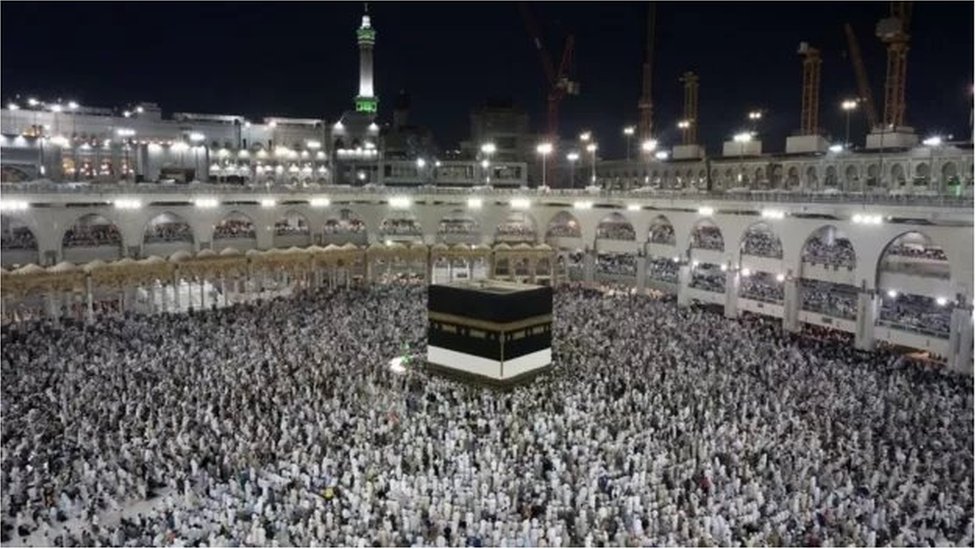 মক্কার এই মসজিদ আল-হারামে আছে কাবা মক্কার এই মসজিদ আল-হারামে আছে কাবা