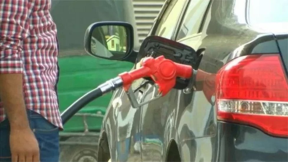 তেলের দাম নিয়মিতভাবে সমন্বয় করা হয় না বাংলাদেশে। তেলের দাম নিয়মিতভাবে সমন্বয় করা হয় না বাংলাদেশে।