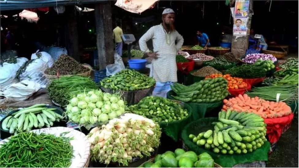 বাজারে সবজিসহ সবরকম পণ্যের দাম বেড়েছে