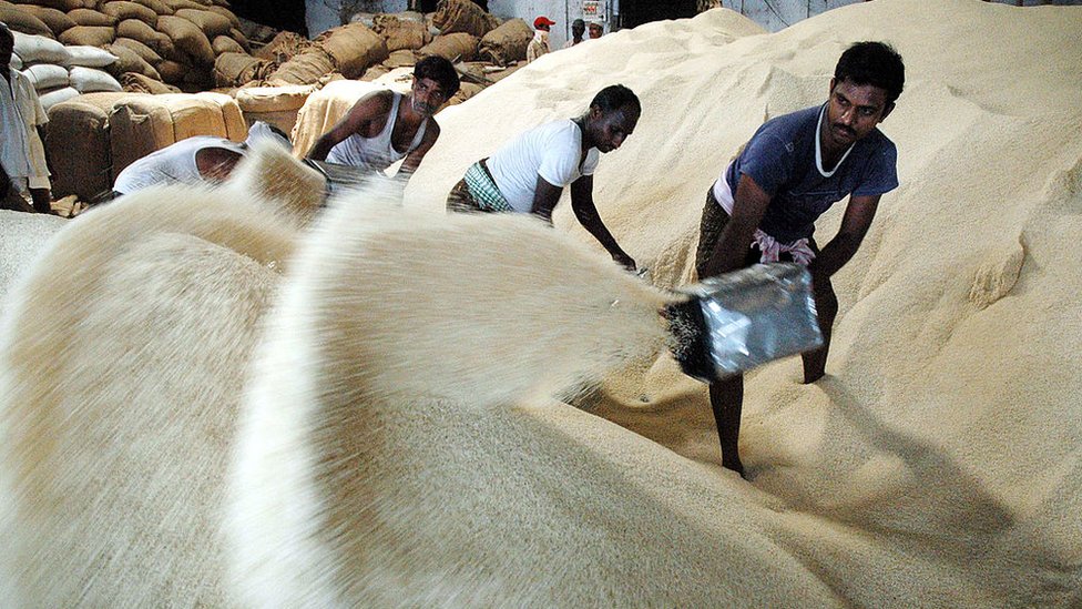 ভারতের চাল রপ্তানিকারকরা বিপুল ক্ষতির মুখে পরেছেন ভারতের চাল রপ্তানিকারকরা বিপুল ক্ষতির মুখে পরেছেন