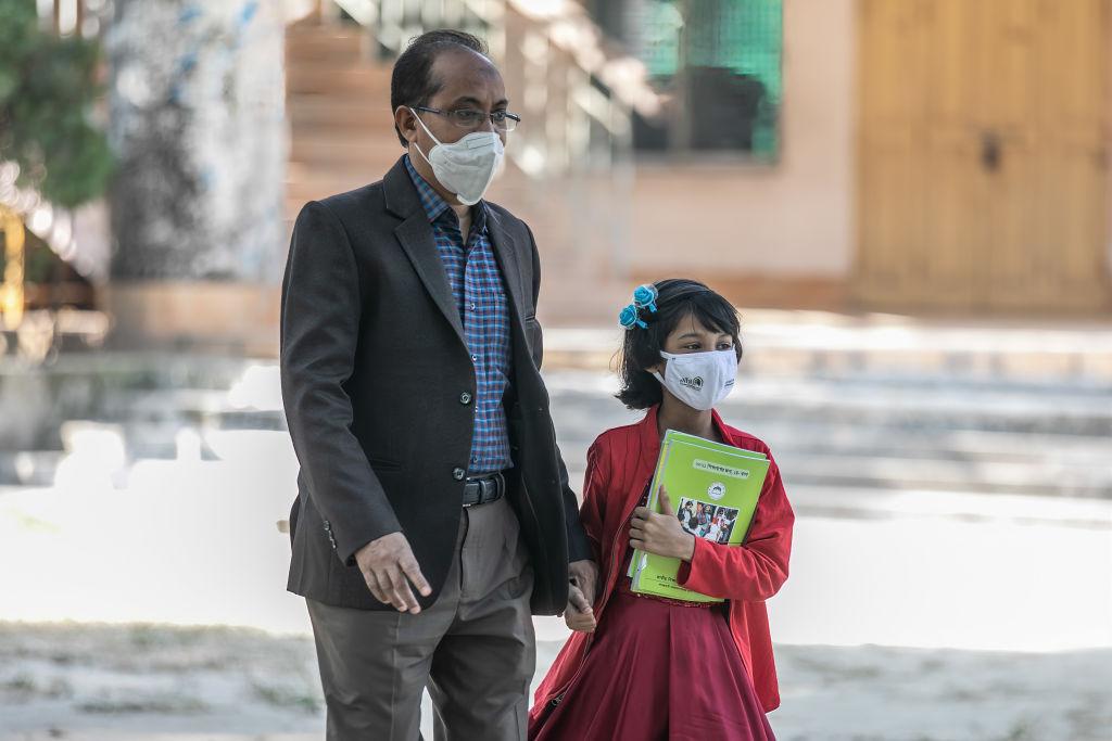 নতুন বই নিয়ে ক্ষোভ অভিভাবকদের