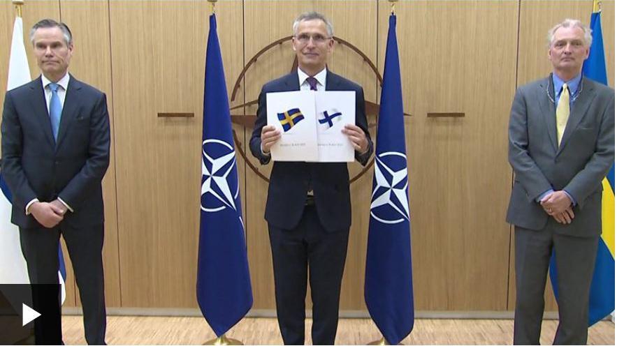 সুইডেন ও ফিনল্যান্ড আনুষ্ঠানিকভাবে গত মে মাসে নেটোতে যোগ দেয়ার আবেদন করে