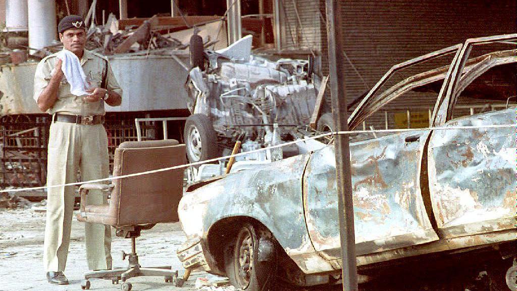 ১৯৯৩ সালের সিরিয়াল বিস্ফোরণের একটি। ওই হামলার মূল চক্রী ছিলেন দাউদ ইব্রাহিম, এমনই অভিযোগ