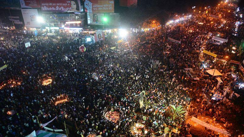 শাহবাগের আন্দোলন সারাদেশে আলোড়ন তৈরি করেছিল। শাহবাগের আন্দোলন সারাদেশে আলোড়ন তৈরি করেছিল।
