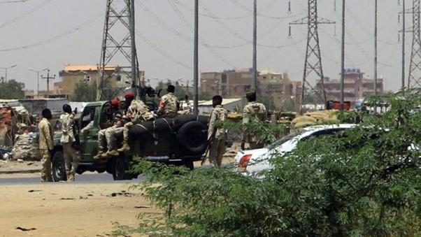 খার্তুমের রাস্তায় সেনাবাহিনী