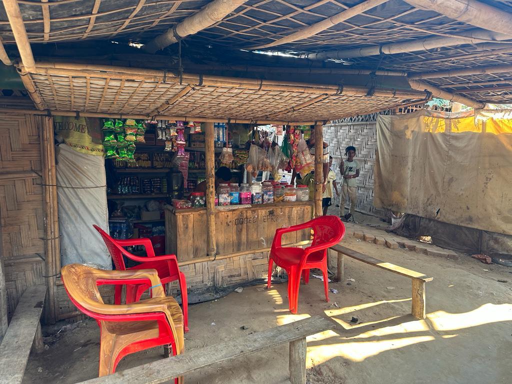 সশস্ত্র গোষ্ঠীগুলোকে চাঁদা দিতে হয় ক্যাম্পের ভেতরের এরকম ছোট ছোট ব্যবসা প্রতিষ্ঠানকে সশস্ত্র গোষ্ঠীগুলোকে চাঁদা দিতে হয় ক্যাম্পের ভেতরের এরকম ছোট ছোট ব্যবসা প্রতিষ্ঠানকে