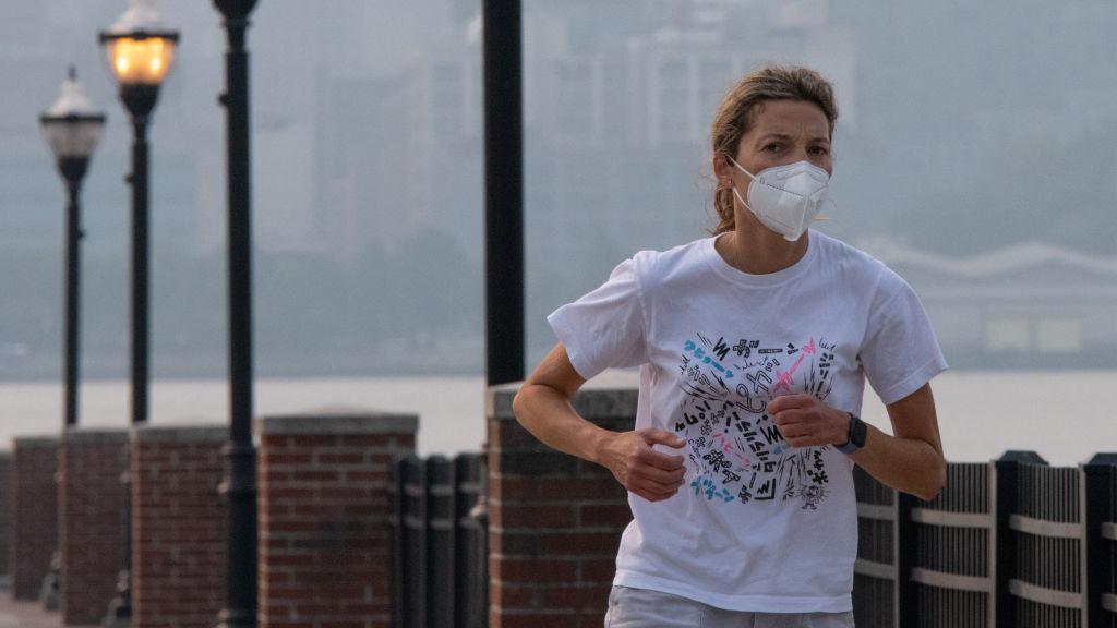 বিপদজনক এই ধোঁয়াটে অবস্থা পুরো সপ্তাহ ধরে চলতে পারে। বিপদজনক এই ধোঁয়াটে অবস্থা পুরো সপ্তাহ ধরে চলতে পারে।